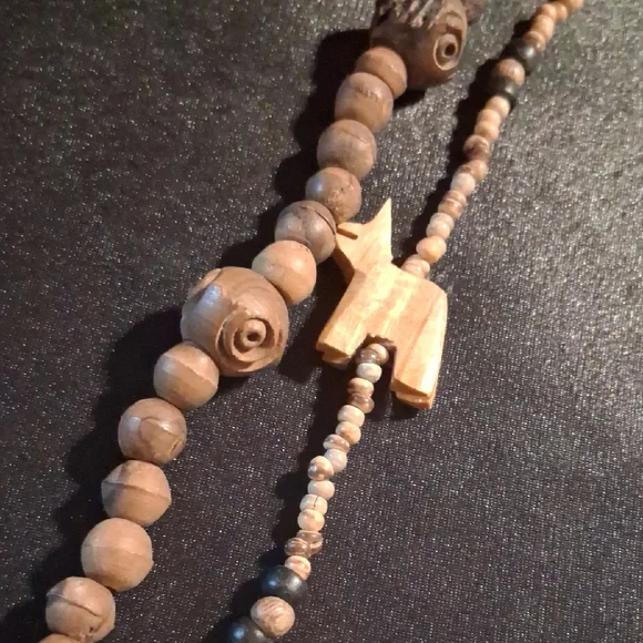 Vintage Brown Wooden Animal Necklace - Picture 7 of 11